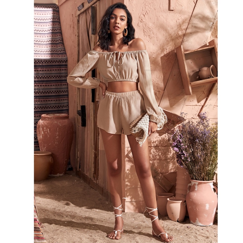 2 Piece Set: Off Shoulder Crop Top + Shorts - Picture 2 of 7